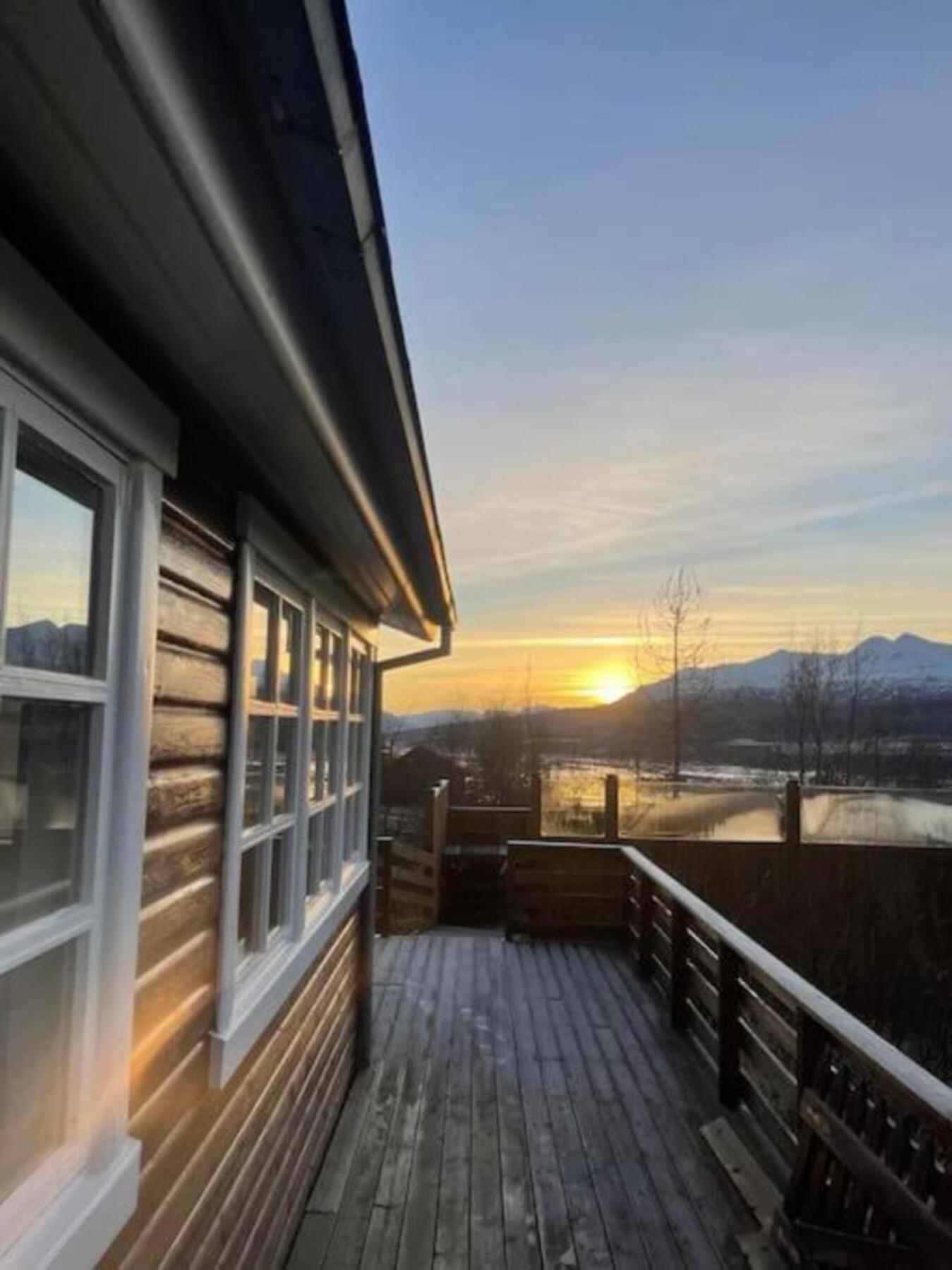 Cozy 2 Bedroom Cottage With Hot Tub Akureyri Buitenkant foto