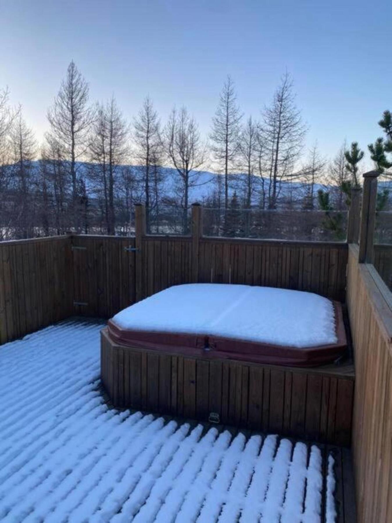 Cozy 2 Bedroom Cottage With Hot Tub Akureyri Buitenkant foto